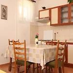 8237b شقة *