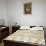 8237b شقة *
