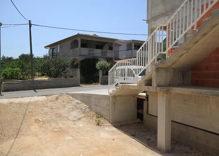8237b דירה