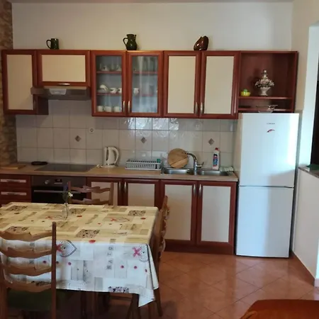 8237b Kukljica